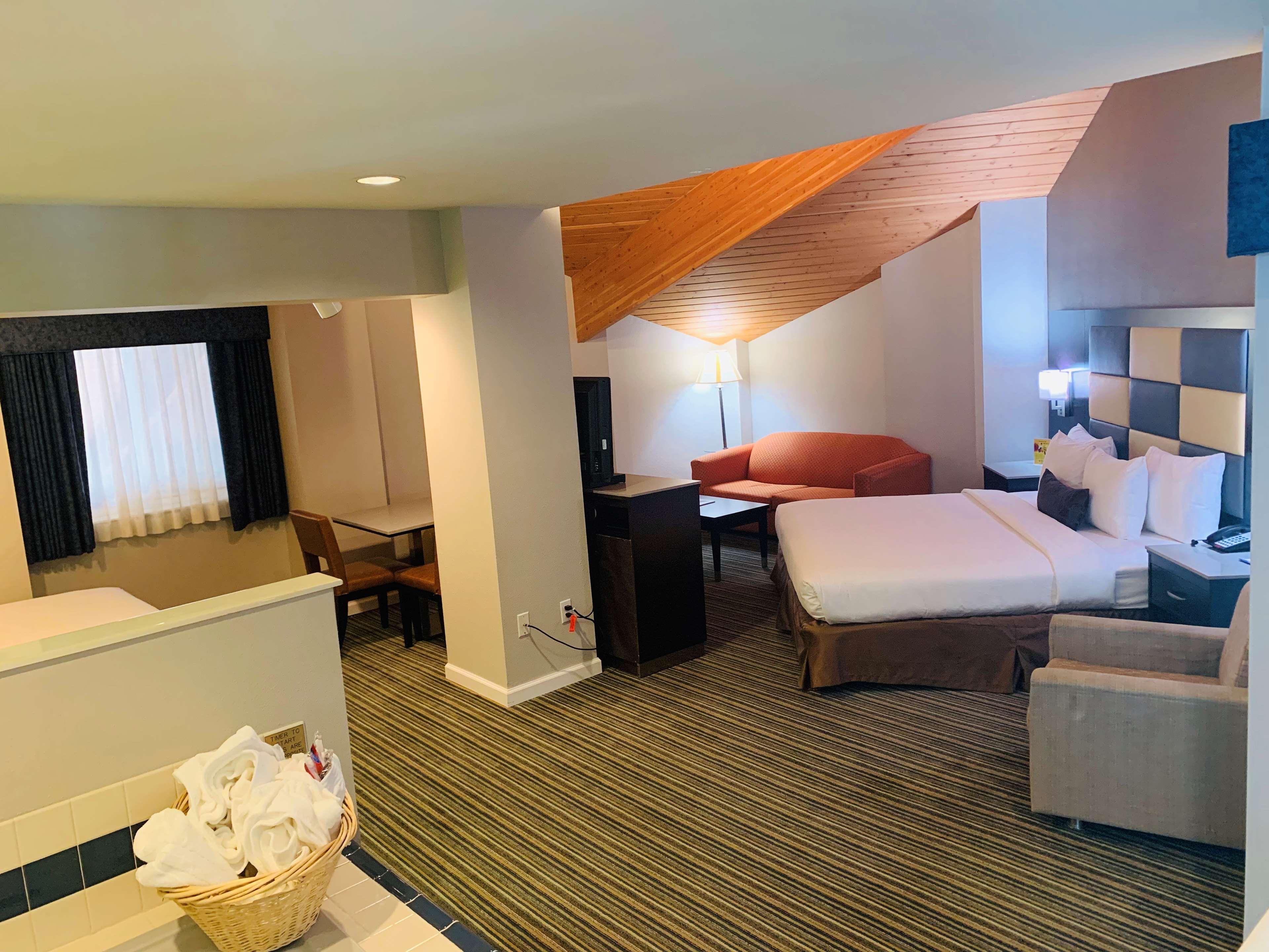 Surestay Plus Hotel By Best Western Рединг Стая снимка