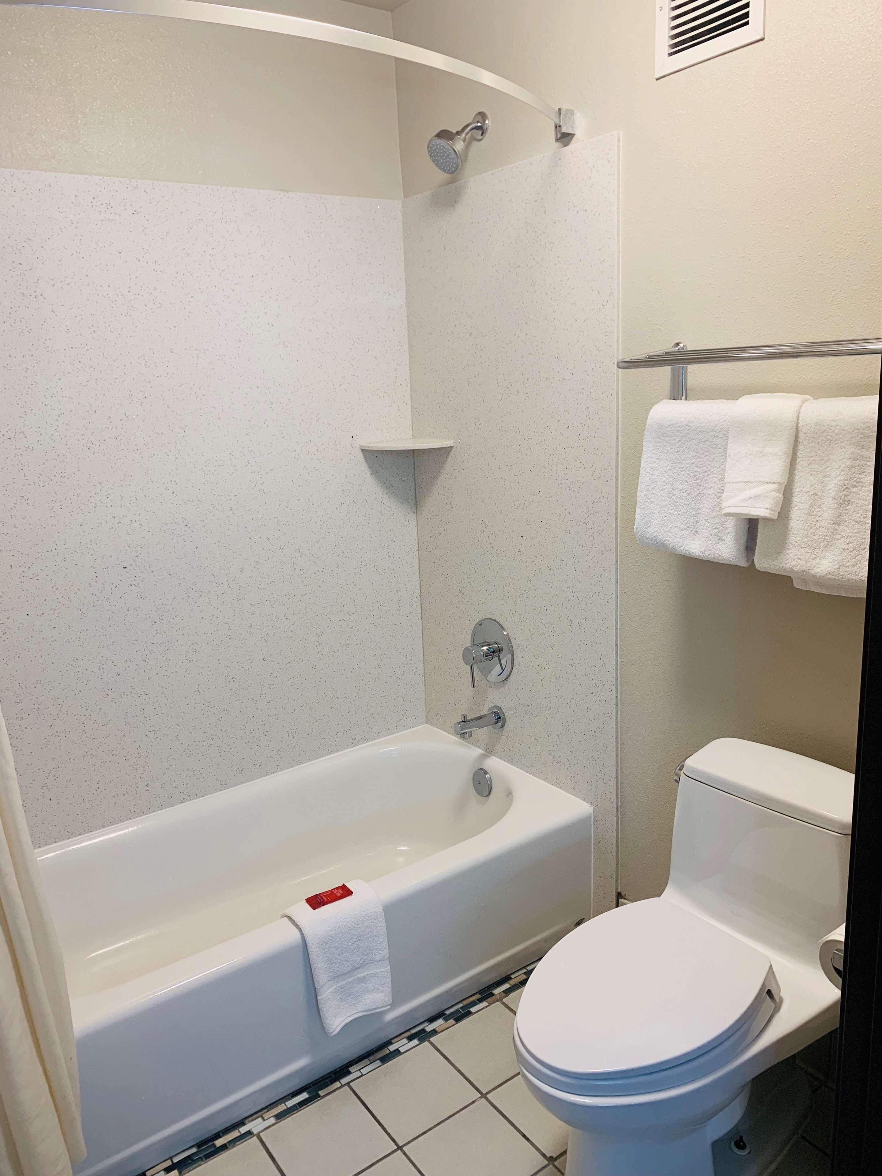 Surestay Plus Hotel By Best Western Рединг Стая снимка