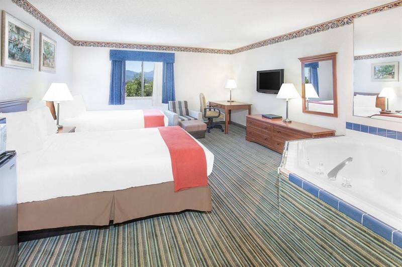 Surestay Plus Hotel By Best Western Рединг Екстериор снимка
