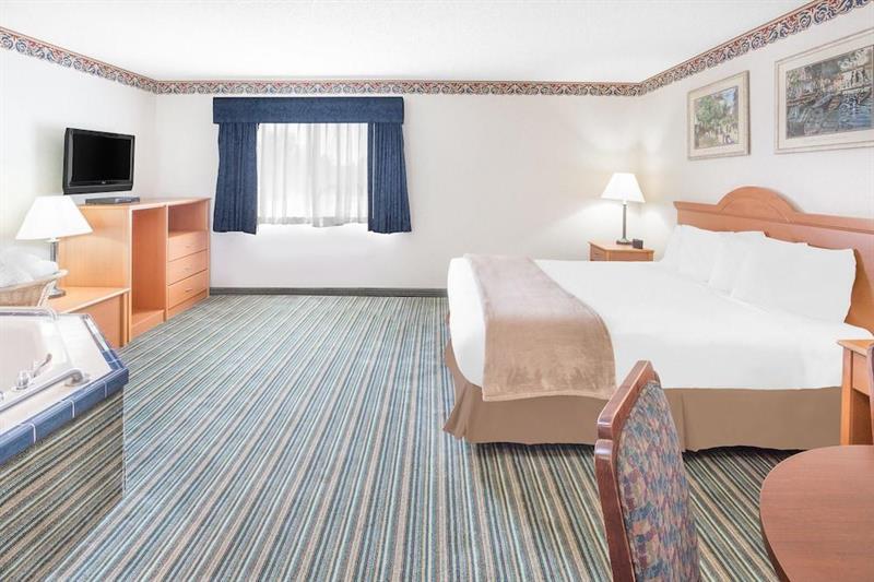 Surestay Plus Hotel By Best Western Рединг Екстериор снимка