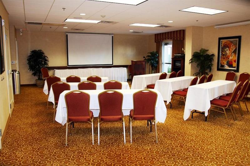 Surestay Plus Hotel By Best Western Рединг Екстериор снимка