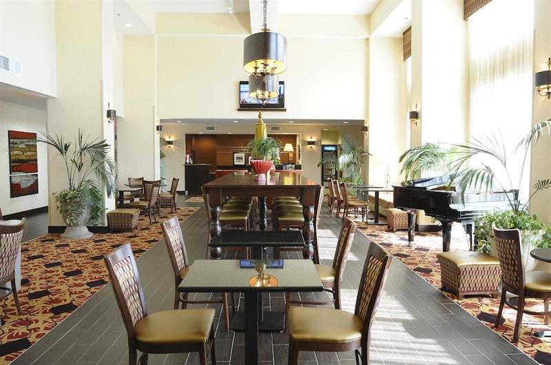Surestay Plus Hotel By Best Western Рединг Екстериор снимка